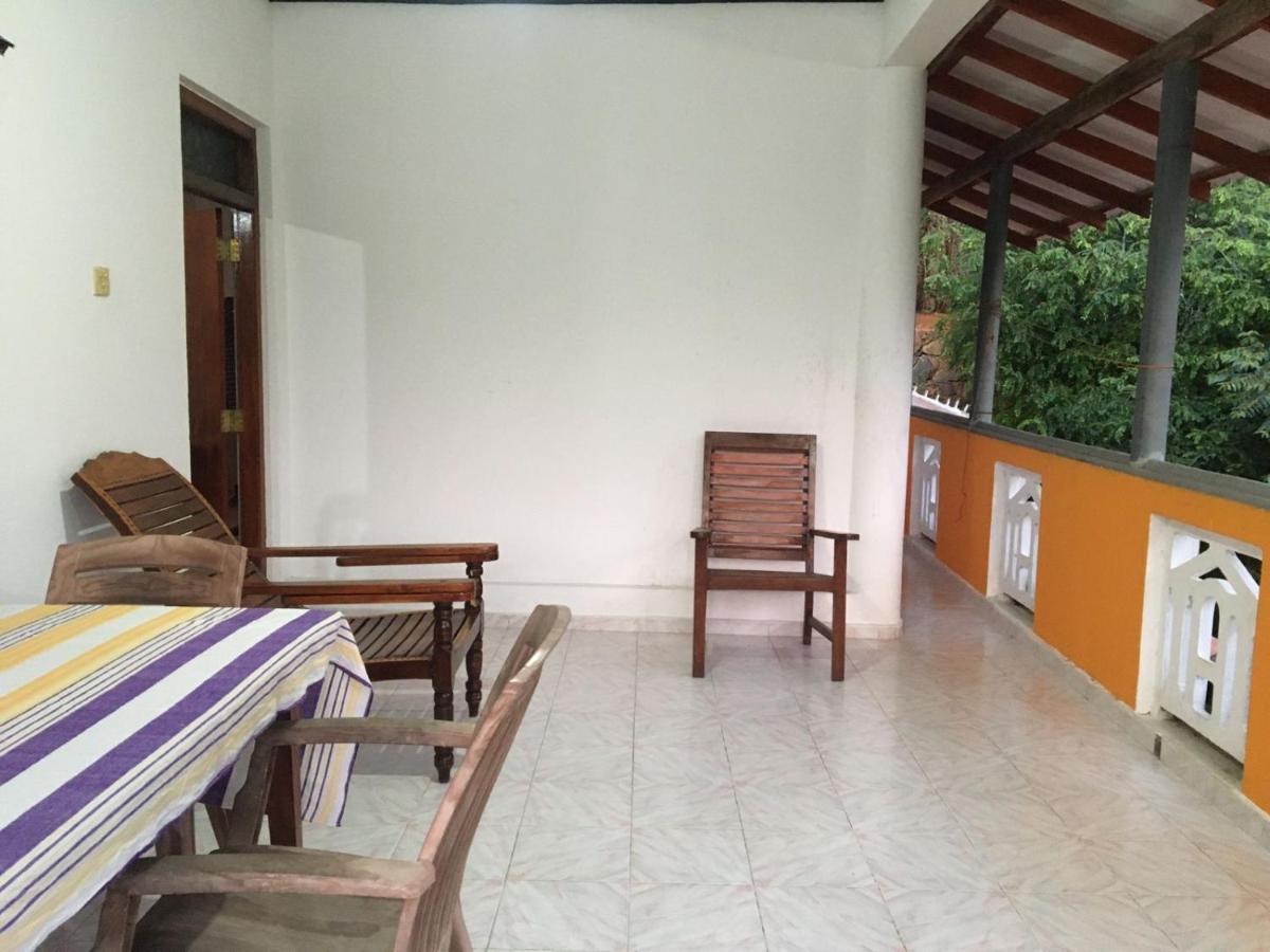 Hotel Rock House Unawatuna Exterior foto