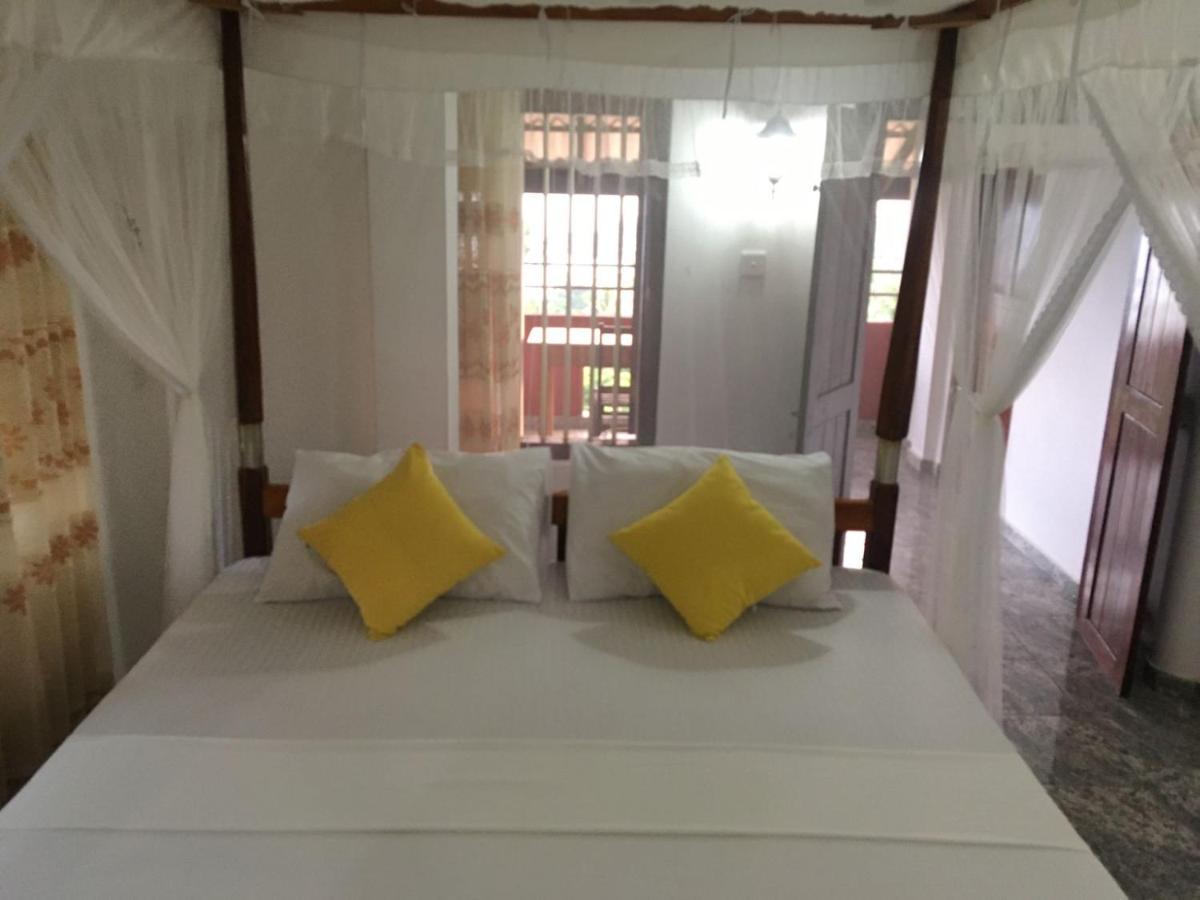 Hotel Rock House Unawatuna Exterior foto