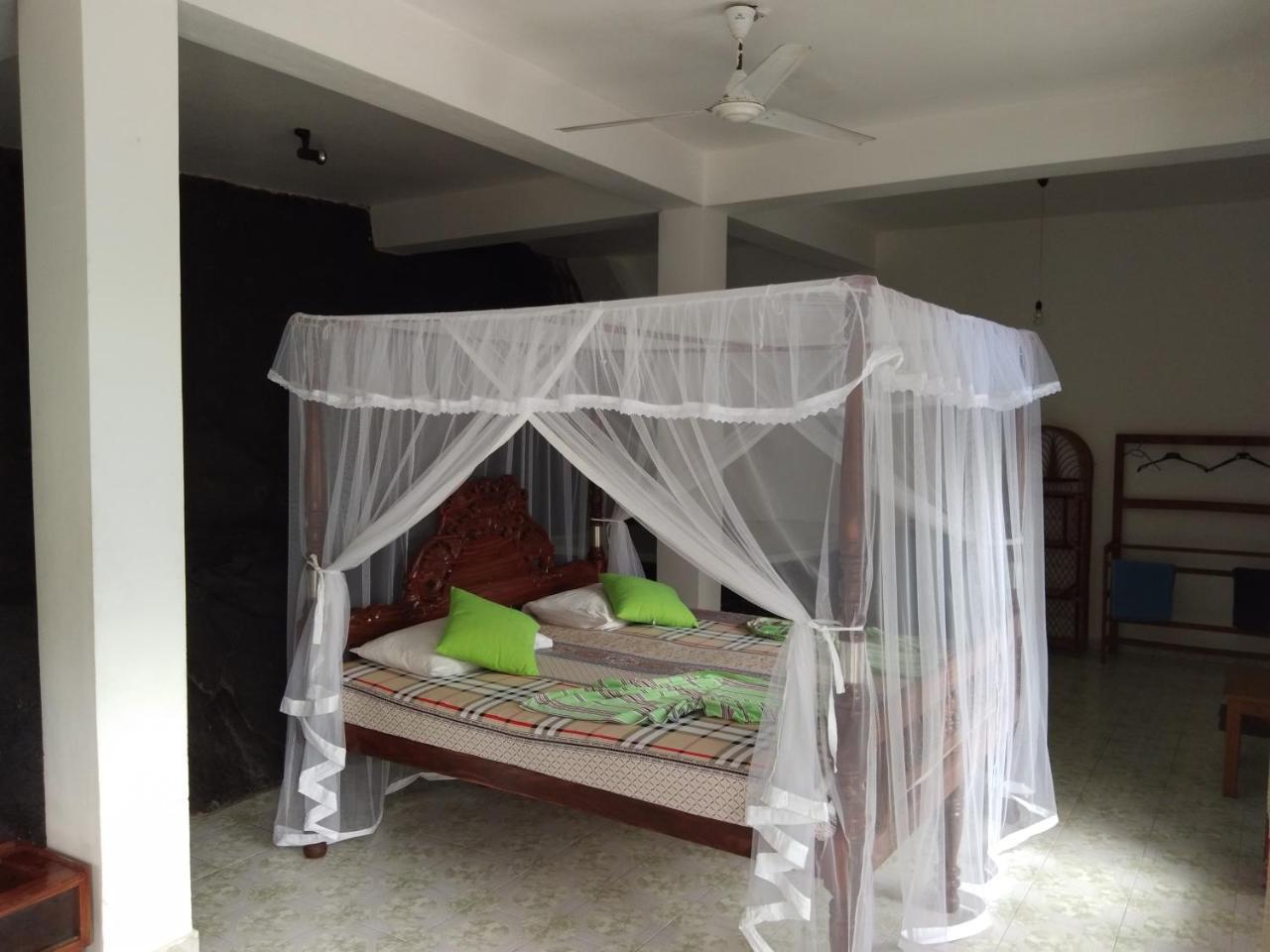 Hotel Rock House Unawatuna Exterior foto